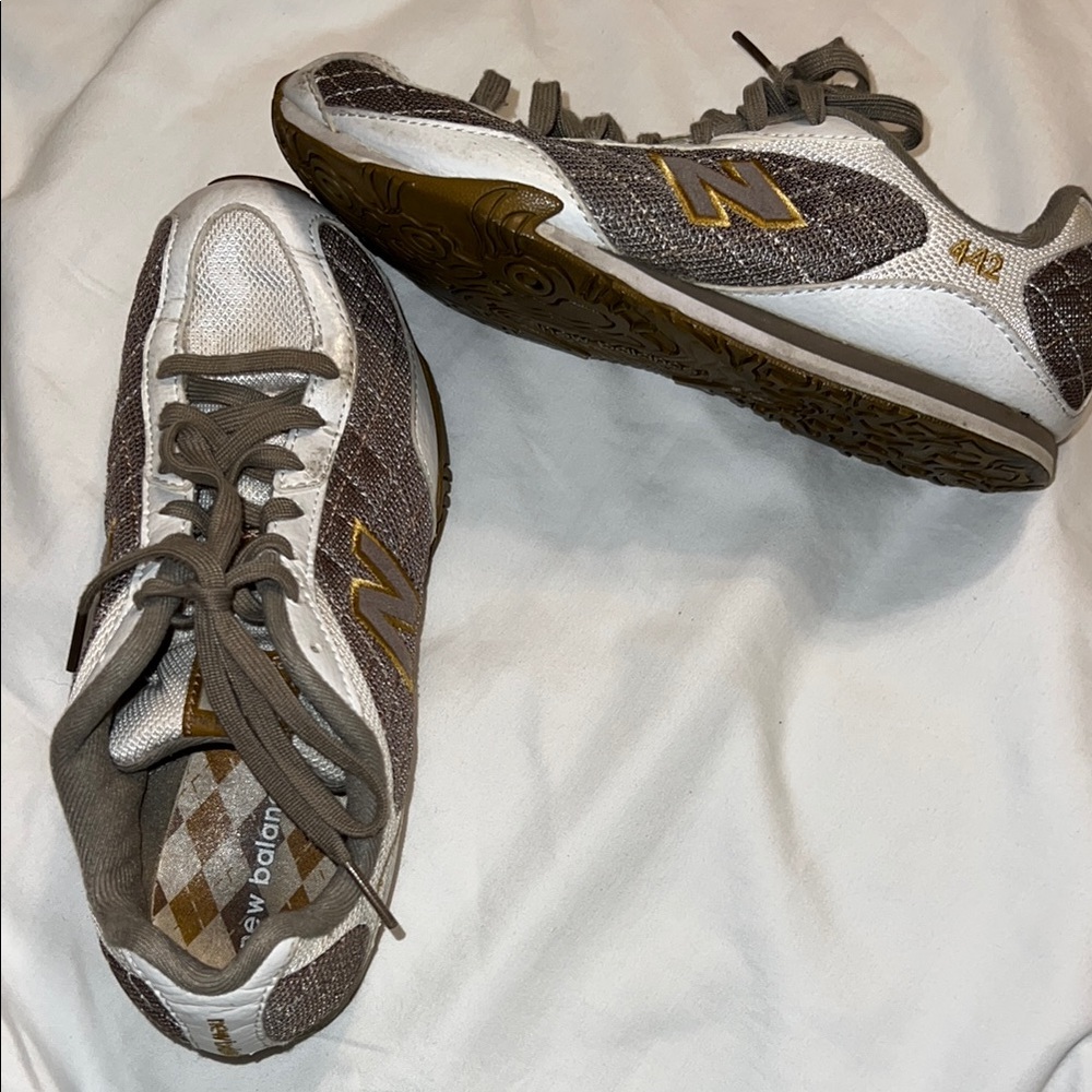 New Balance Brown and White Sneakers with Sporty Silhouette